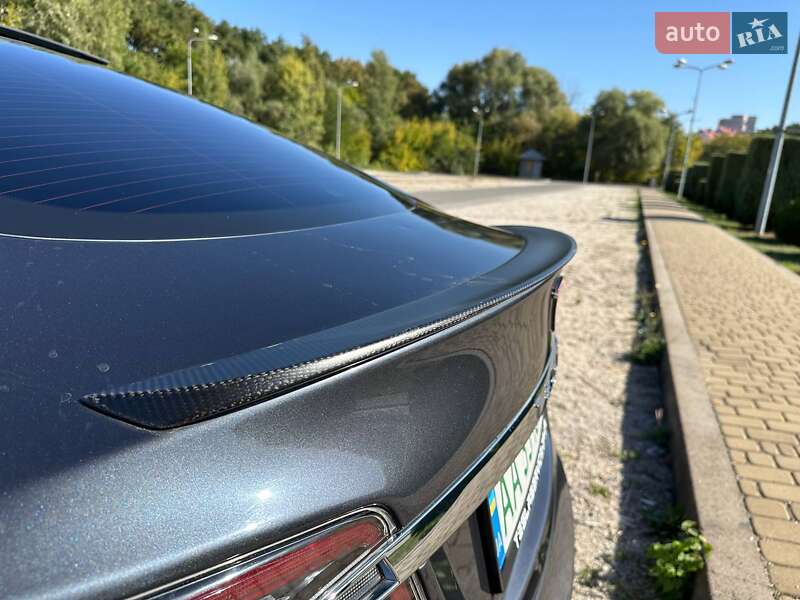 Лифтбек Tesla Model S 2014 в Киеве