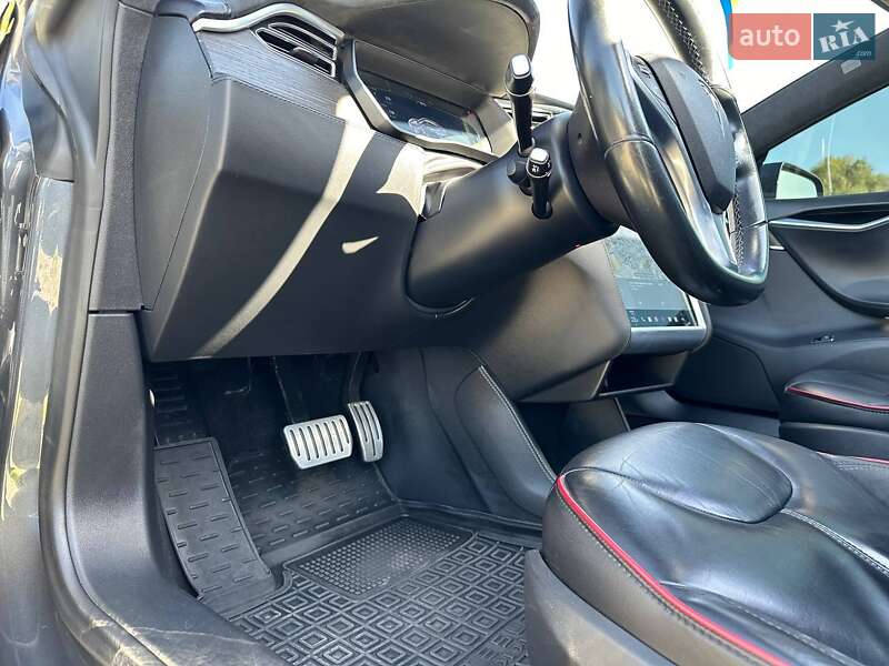 Лифтбек Tesla Model S 2014 в Киеве