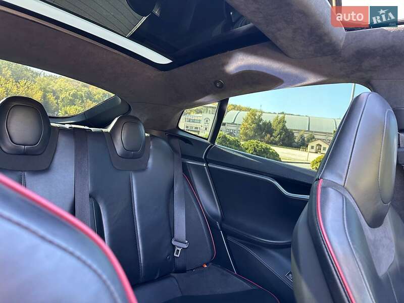 Лифтбек Tesla Model S 2014 в Киеве