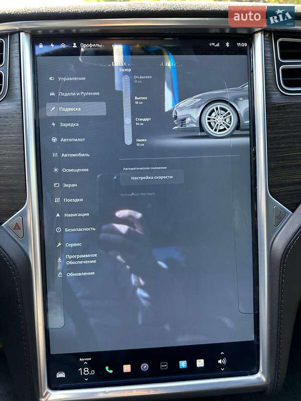 Лифтбек Tesla Model S 2014 в Киеве