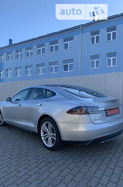 Лифтбек Tesla Model S 2014 в Львове