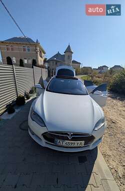 Лифтбек Tesla Model S 2014 в 