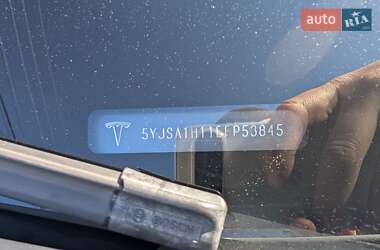 Лифтбек Tesla Model S 2014 в 