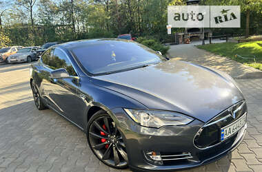 Tesla Model S 2014