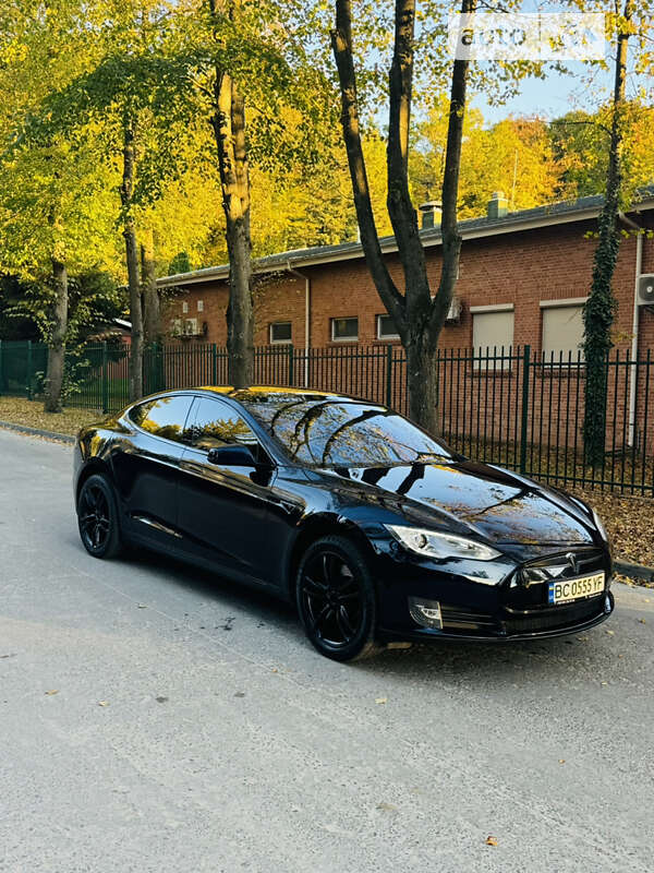 Ліфтбек Tesla Model S 2014 в Львові