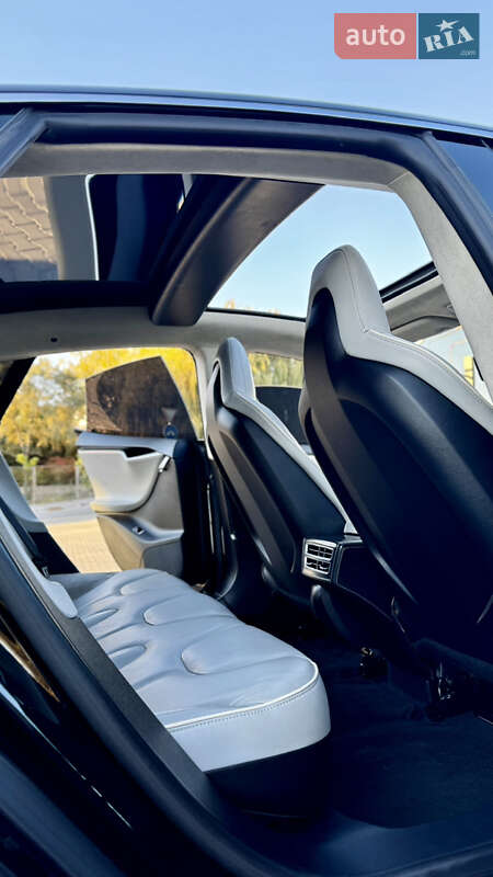 Ліфтбек Tesla Model S 2014 в Зборові