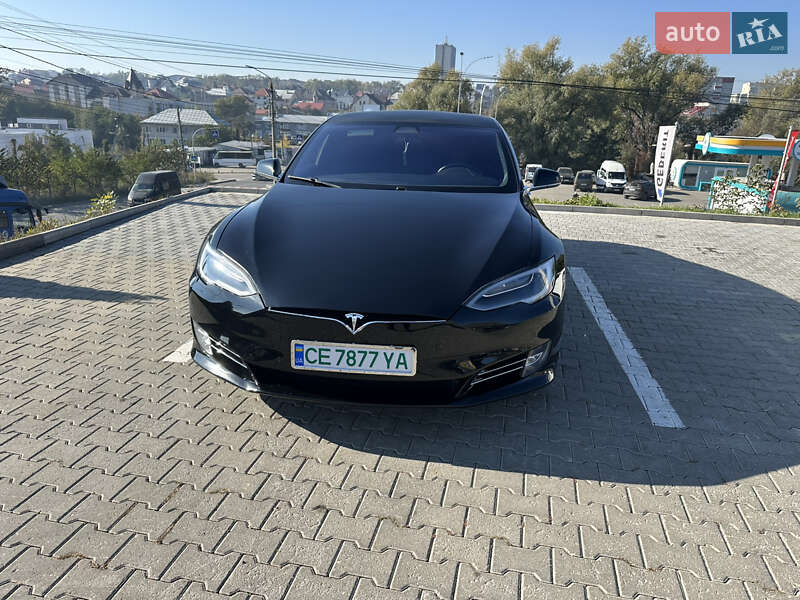 Ліфтбек Tesla Model S 2017 в Чернівцях