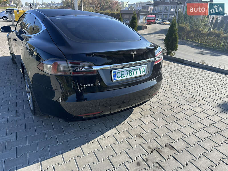 Ліфтбек Tesla Model S 2017 в Чернівцях