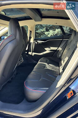 Лифтбек Tesla Model S 2014 в 