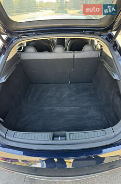 Лифтбек Tesla Model S 2014 в 