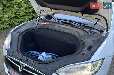 Лифтбек Tesla Model S 2016 в 