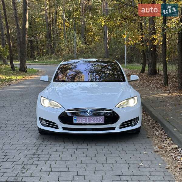 Ліфтбек Tesla Model S 2016 в Львові