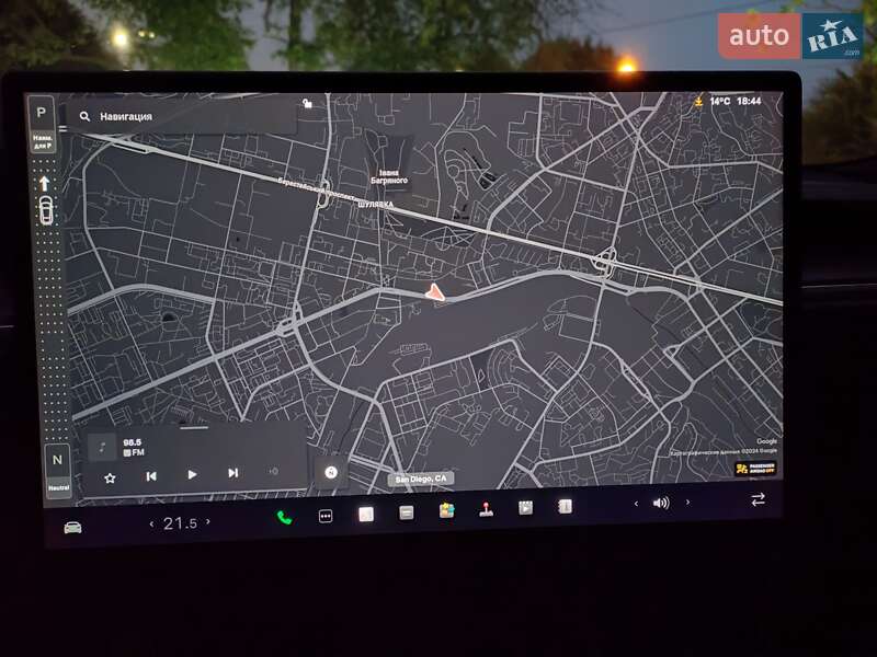 Лифтбек Tesla Model S 2022 в Киеве