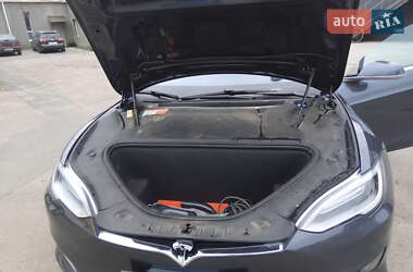 Ліфтбек Tesla Model S 2017 в 