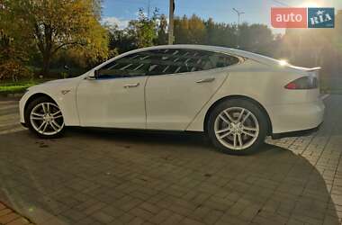 Ліфтбек Tesla Model S 2016 в Львові