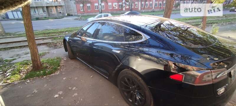 Лифтбек Tesla Model S 2018 в Одессе