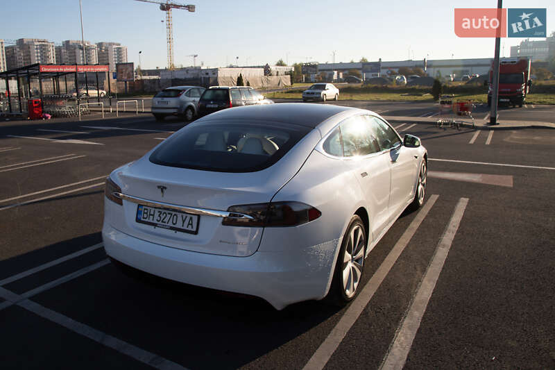 Ліфтбек Tesla Model S 2020 в Одесі