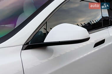Лифтбек Tesla Model S 2023 в Киеве