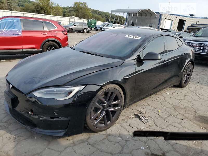 Лифтбек Tesla Model S 2021 в Львове