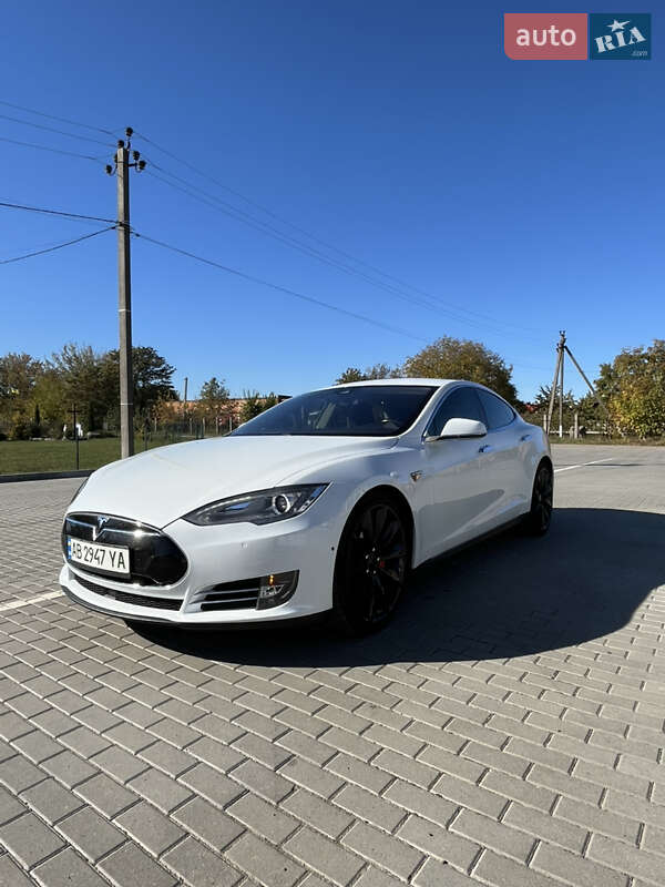Лифтбек Tesla Model S 2015 в Бершади