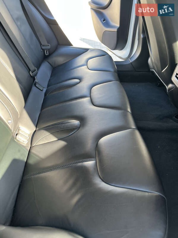 Лифтбек Tesla Model S 2015 в Бершади