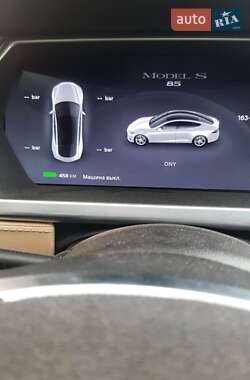 Ліфтбек Tesla Model S 2013 в Нововолинську