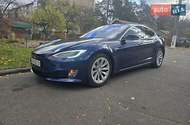 Лифтбек Tesla Model S 2016 в Киеве