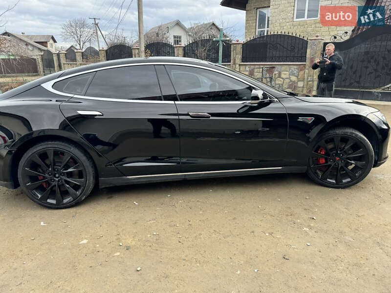 Ліфтбек Tesla Model S 2013 в Івано-Франківську