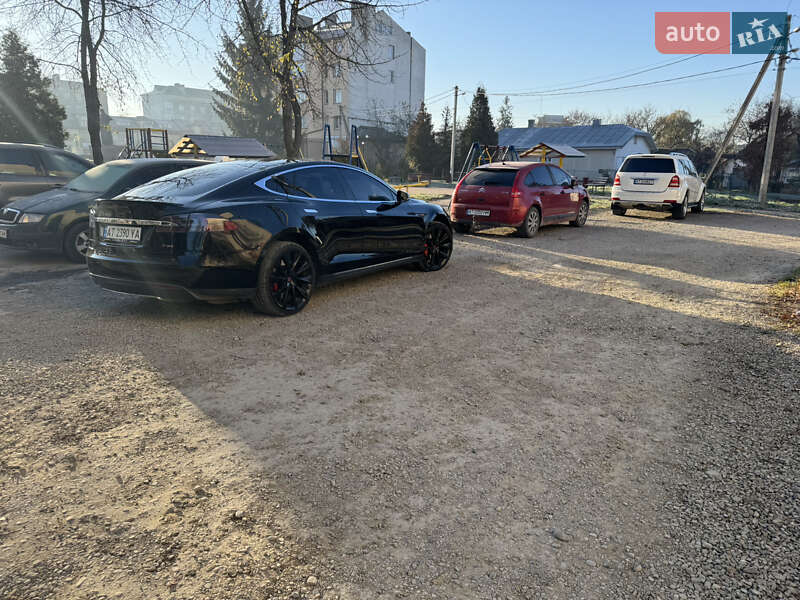Ліфтбек Tesla Model S 2013 в Івано-Франківську