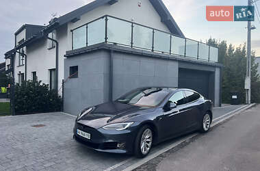 Лифтбек Tesla Model S 2018 в Киеве