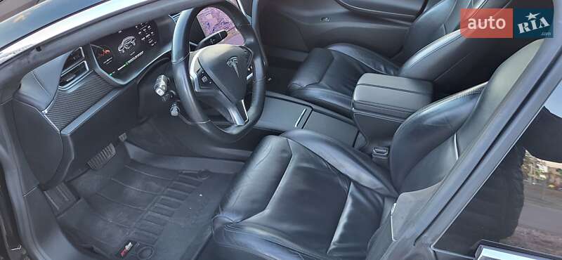 Лифтбек Tesla Model S 2017 в Полтаве