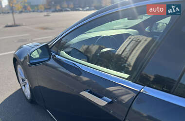 Лифтбек Tesla Model S 2016 в 
