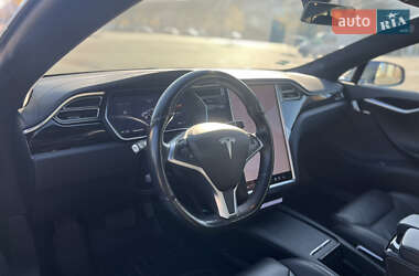 Лифтбек Tesla Model S 2016 в 