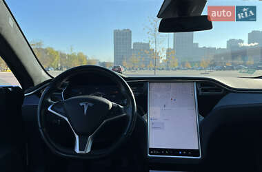 Лифтбек Tesla Model S 2016 в 