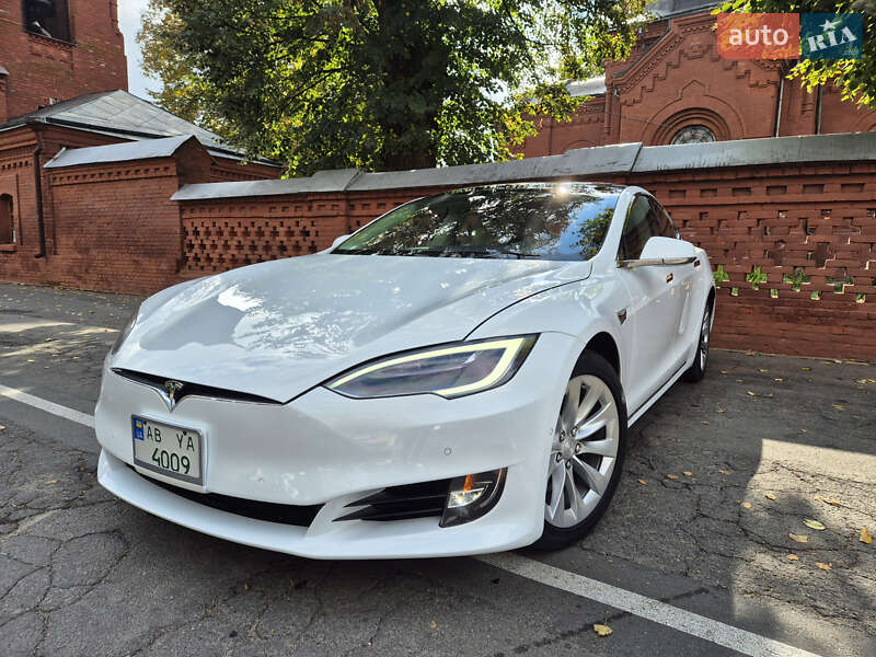 Tesla Model S 2016