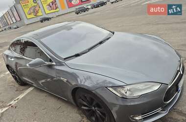 Tesla Model S 2014