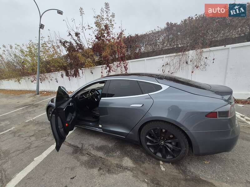 Лифтбек Tesla Model S 2014 в Полтаве