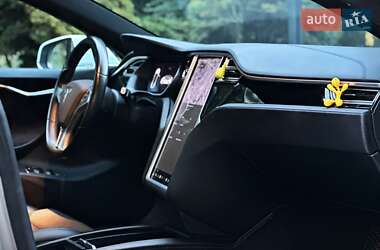 Лифтбек Tesla Model S 2017 в 