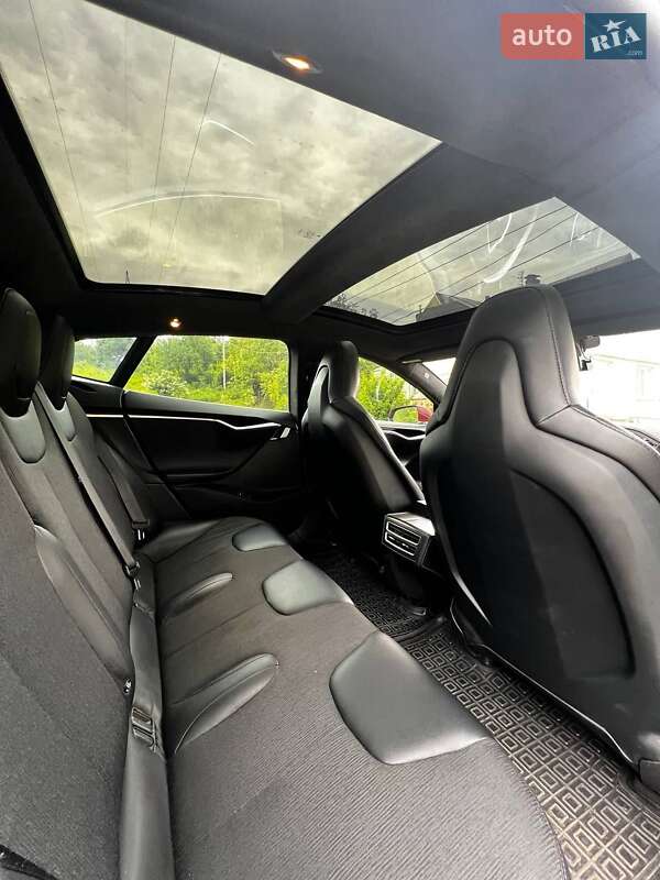 Лифтбек Tesla Model S 2016 в Львове фото 16 Лифтбек Tesla Model S 2016 в Львове