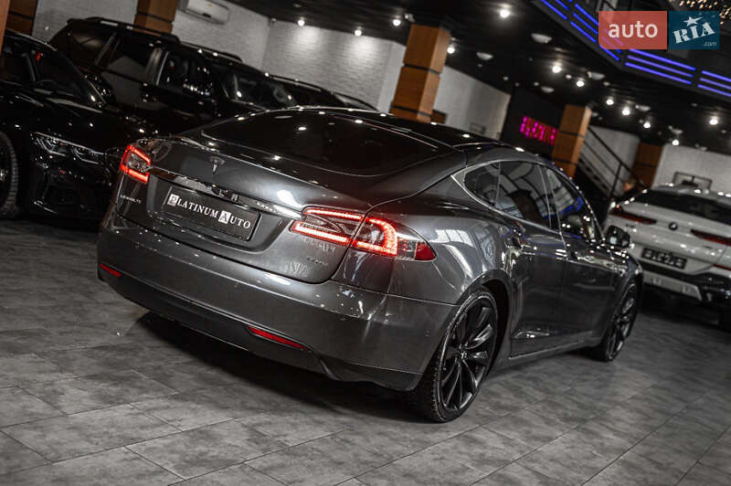 Ліфтбек Tesla Model S 2015 в Одесі