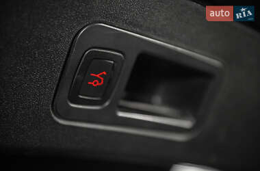 Лифтбек Tesla Model S 2015 в 