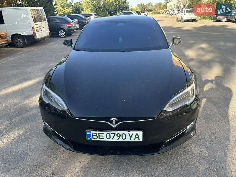 Tesla Model S 2018