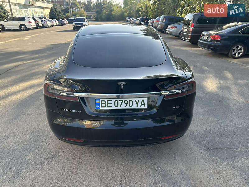 Ліфтбек Tesla Model S 2018 в Миколаєві