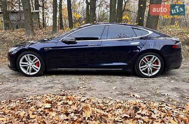 Tesla Model S 2015