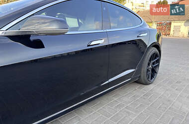 Лифтбек Tesla Model S 2017 в Павлограде