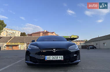 Лифтбек Tesla Model S 2017 в Павлограде