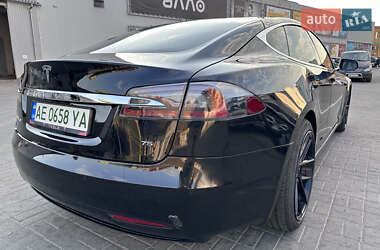 Лифтбек Tesla Model S 2017 в Павлограде