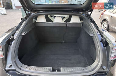 Лифтбек Tesla Model S 2017 в 