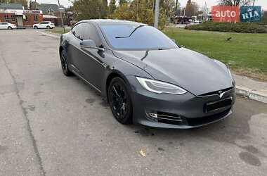 Лифтбек Tesla Model S 2016 в Кременчуге