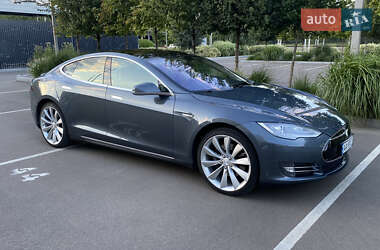 Tesla Model S 2013